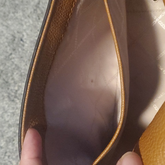 Michael Kors Purse Crossbody *free shipping* - Picture 10 of 12